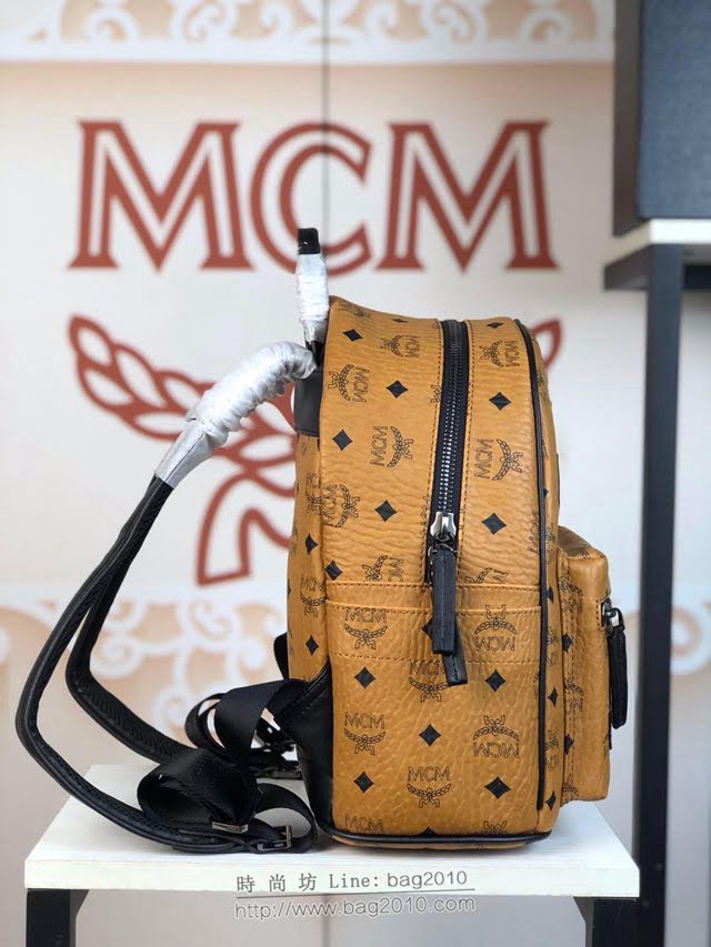 MCM雙肩背包 原單 5816 Victory Patch Stark雙肩包 標誌性Visetos塗層帆布 貼花裝飾 MCM女背包  mdmc1454